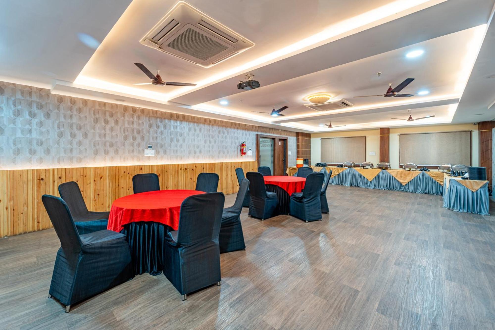 Treebo Premium Zorba Hotel โบปาล ภายนอก รูปภาพ