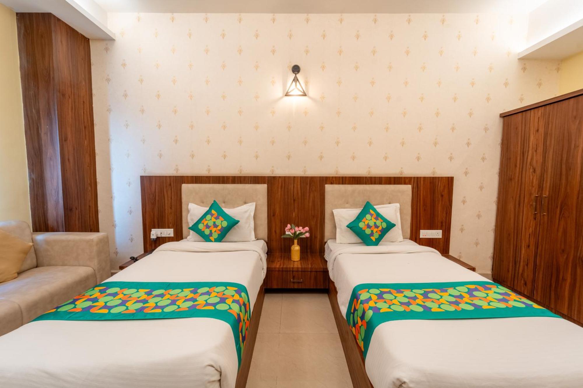 Treebo Premium Zorba Hotel โบปาล ภายนอก รูปภาพ