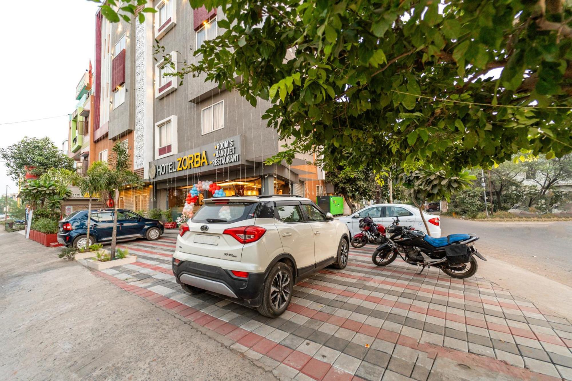 Treebo Premium Zorba Hotel โบปาล ภายนอก รูปภาพ