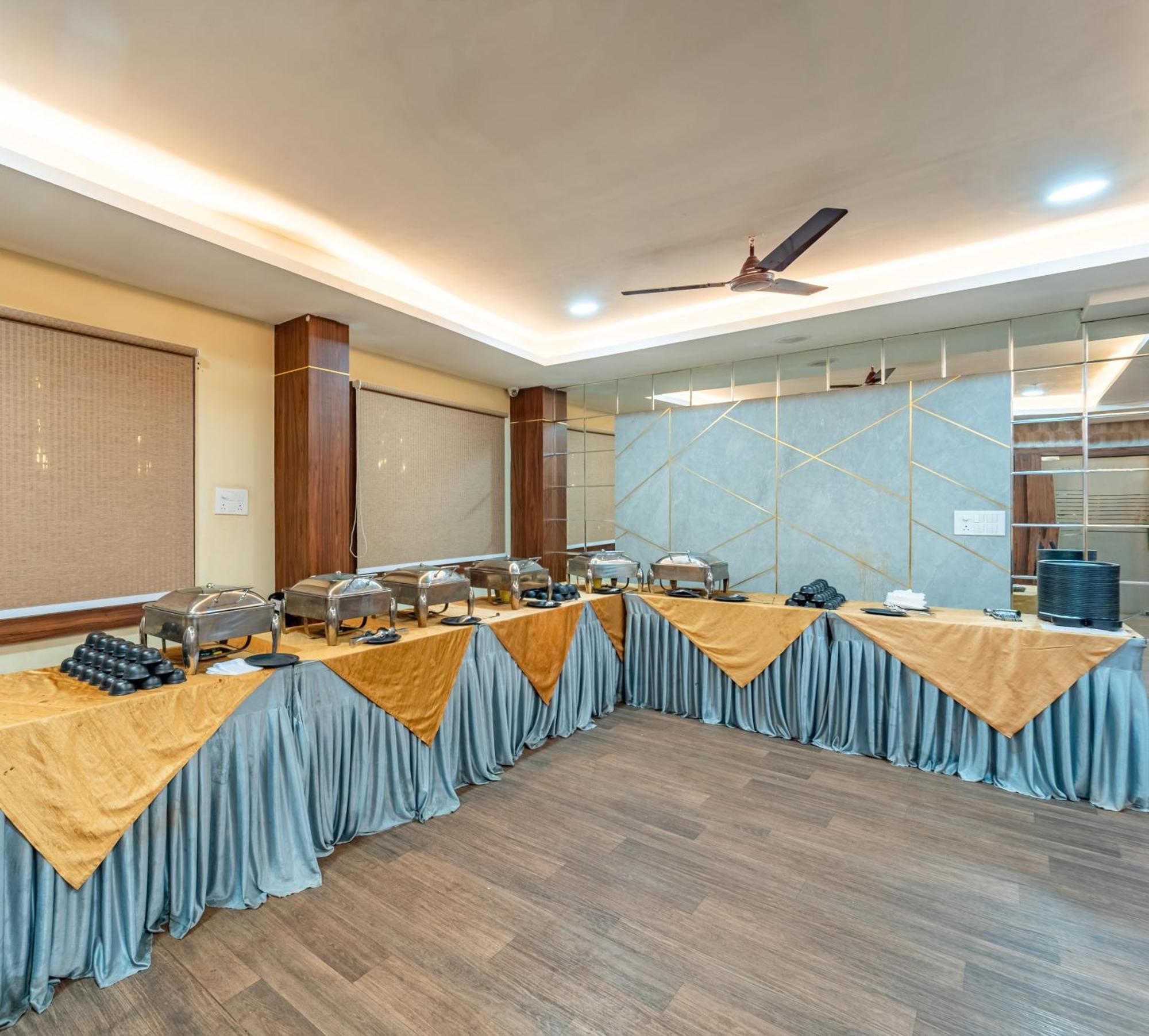 Treebo Premium Zorba Hotel โบปาล ภายนอก รูปภาพ