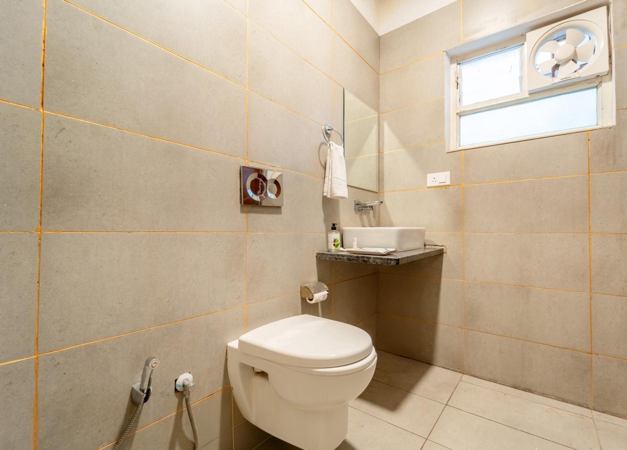 Treebo Premium Zorba Hotel โบปาล ภายนอก รูปภาพ